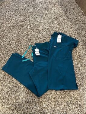 Caribbean Blue Figs Set S top/M bottom